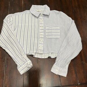 Aeropostale Women Long Sleeves Cropped Top  Button Down Shirt.  SIZE S